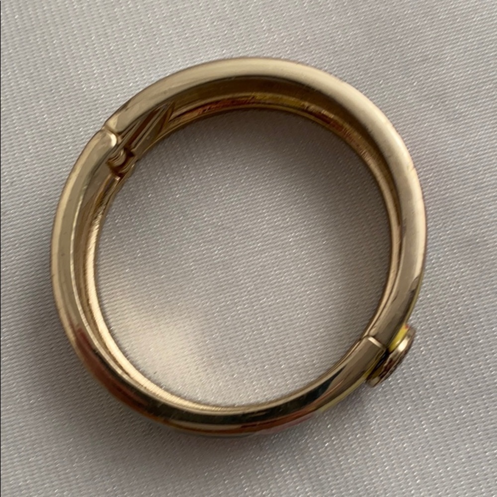 BCBGeneration multicolor geometric enamel logo bracelet - Picture 3 of 6